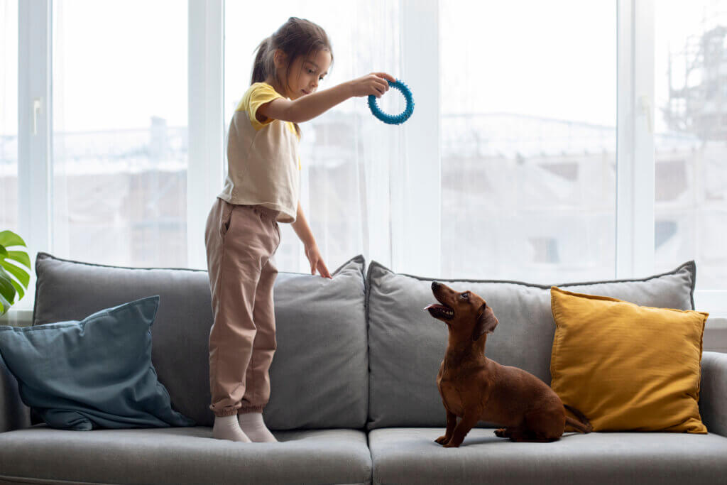 Dia das Criancas: celebrando a amizade entre crianças e pets